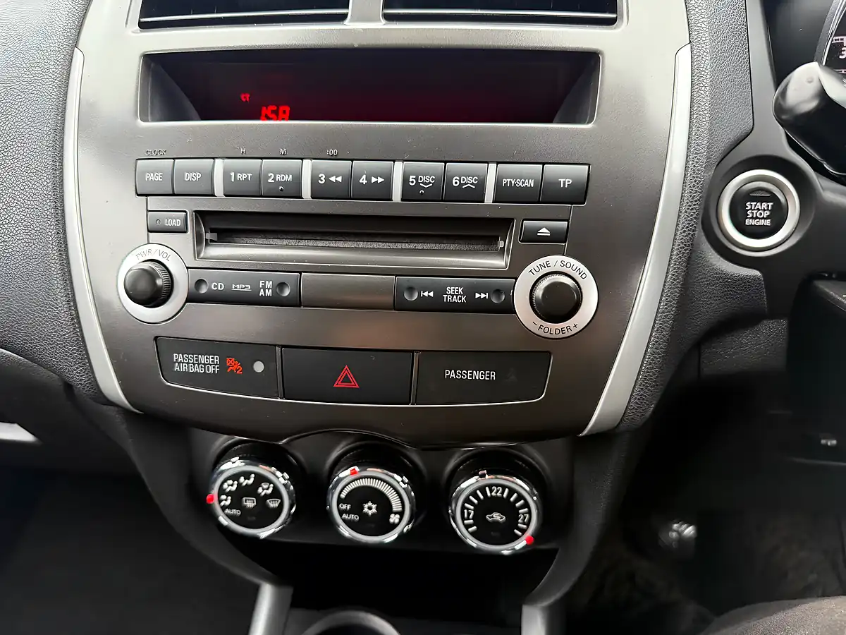 Used 2013 Mitsubishi Asx 3 Silver - Interior and Exterior details 19