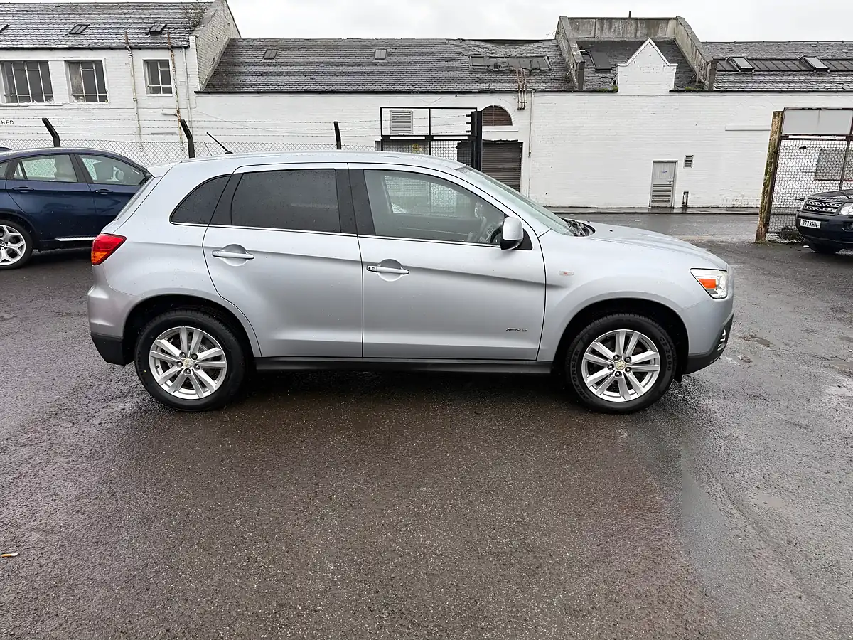 Used 2013 Mitsubishi Asx 3 Silver - Interior and Exterior details 4