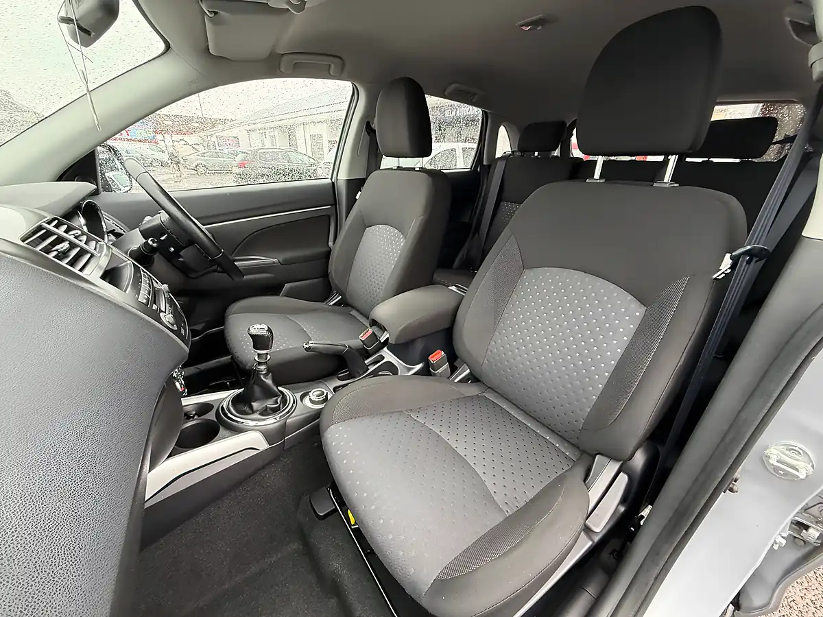 Used 2013 Mitsubishi Asx 3 Silver - Interior and Exterior details 16