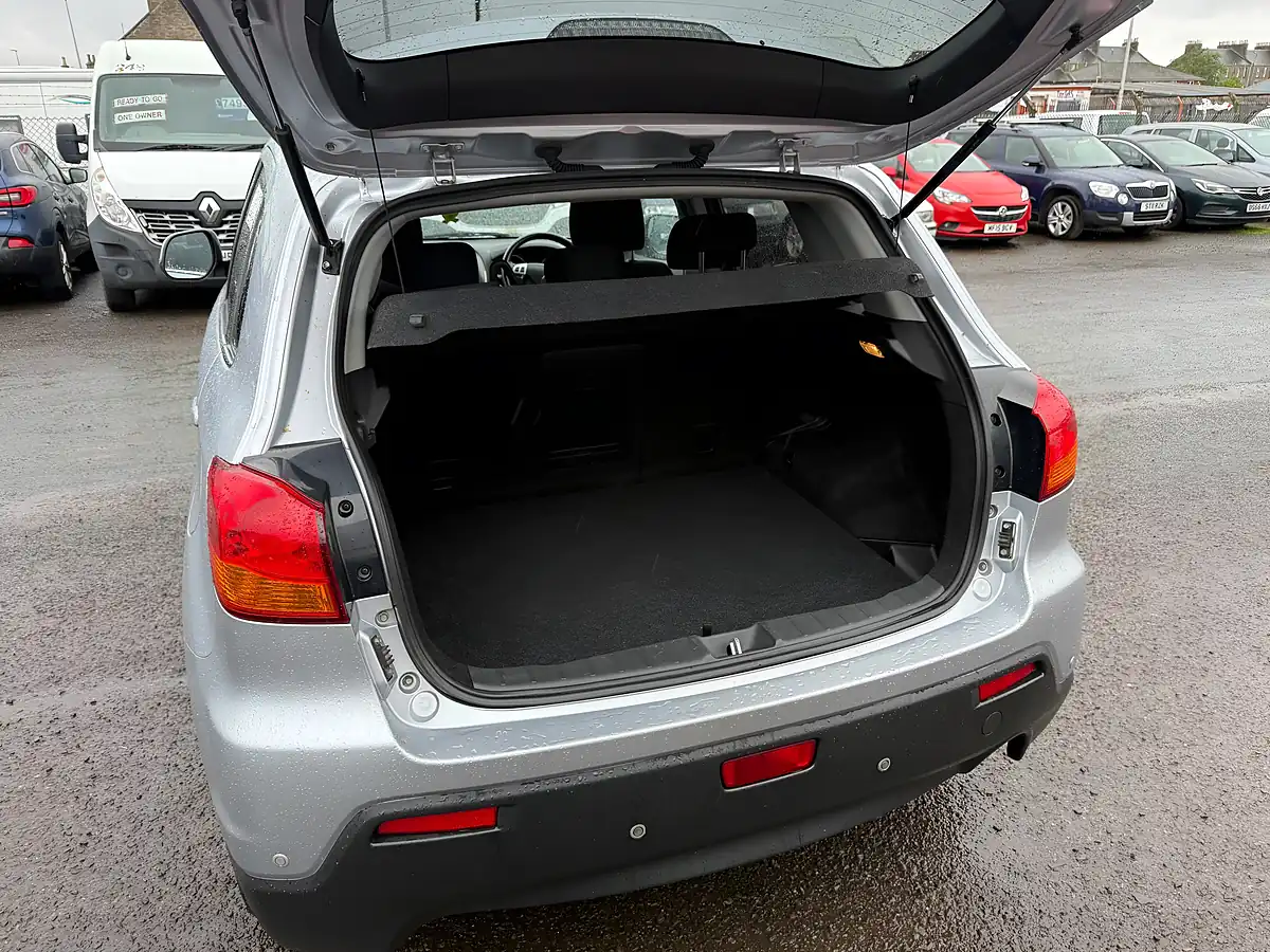 Used 2013 Mitsubishi Asx 3 Silver - Interior and Exterior details 13