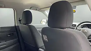 Used 2013 Mitsubishi Asx 3 White - Interior and Exterior details 14