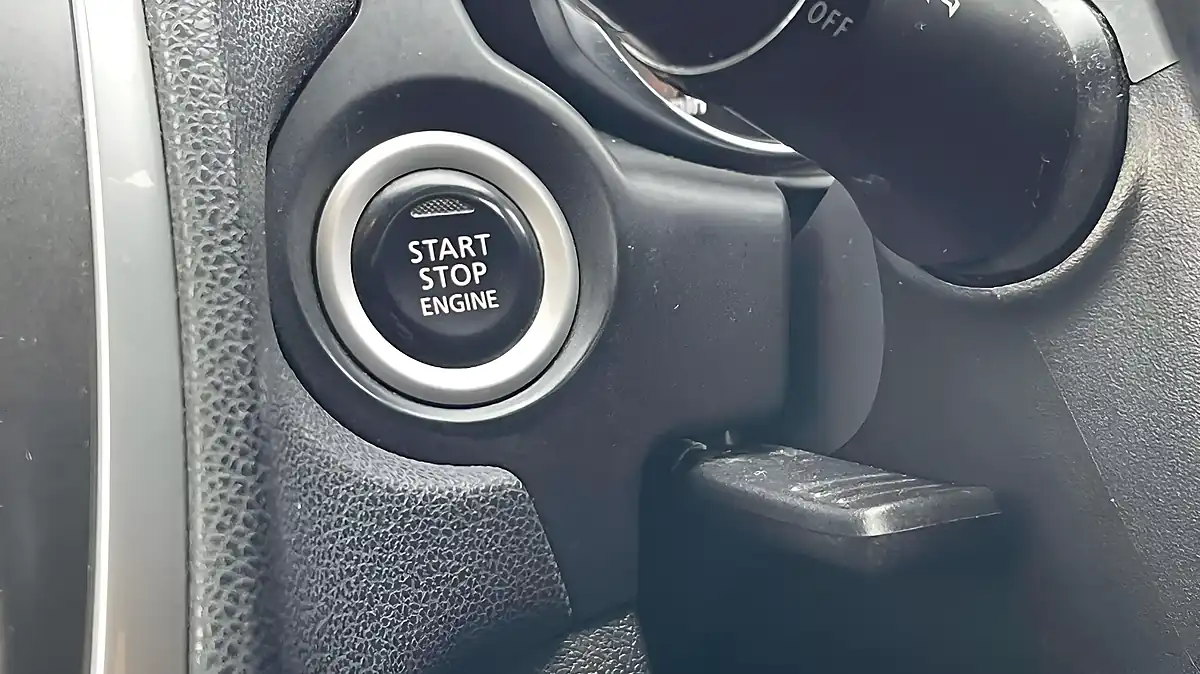 Used 2013 Mitsubishi Asx 3 White - Interior and Exterior details 17
