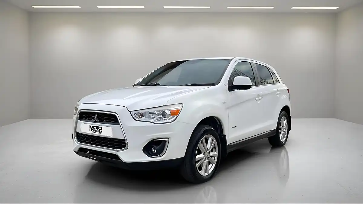 Used 2013 Mitsubishi Asx 3 White - Interior and Exterior details 2
