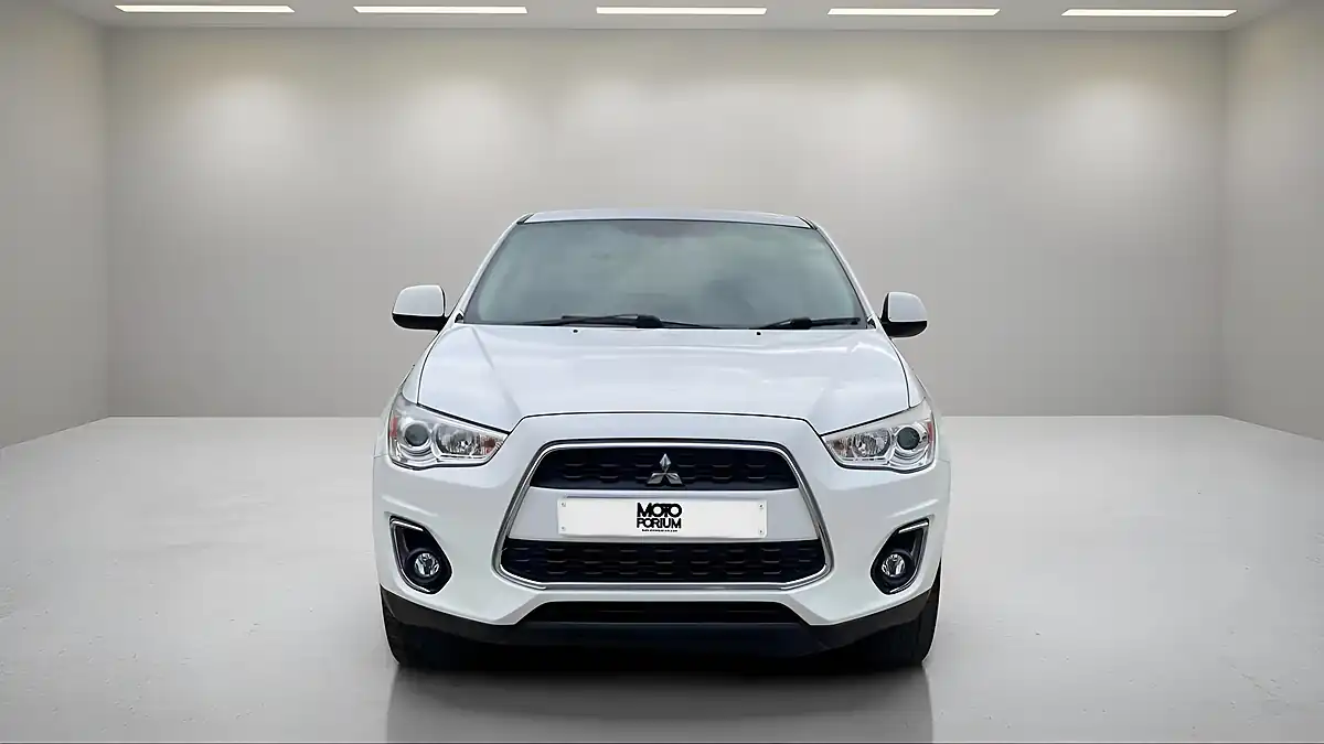 Used 2013 Mitsubishi Asx 3 White - Interior and Exterior details 3