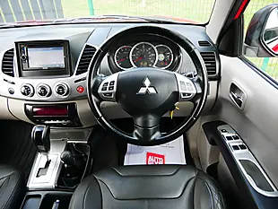 Used 2013 Mitsubishi L200 Barbarian Lb Dcb Red - Interior and Exterior details 10