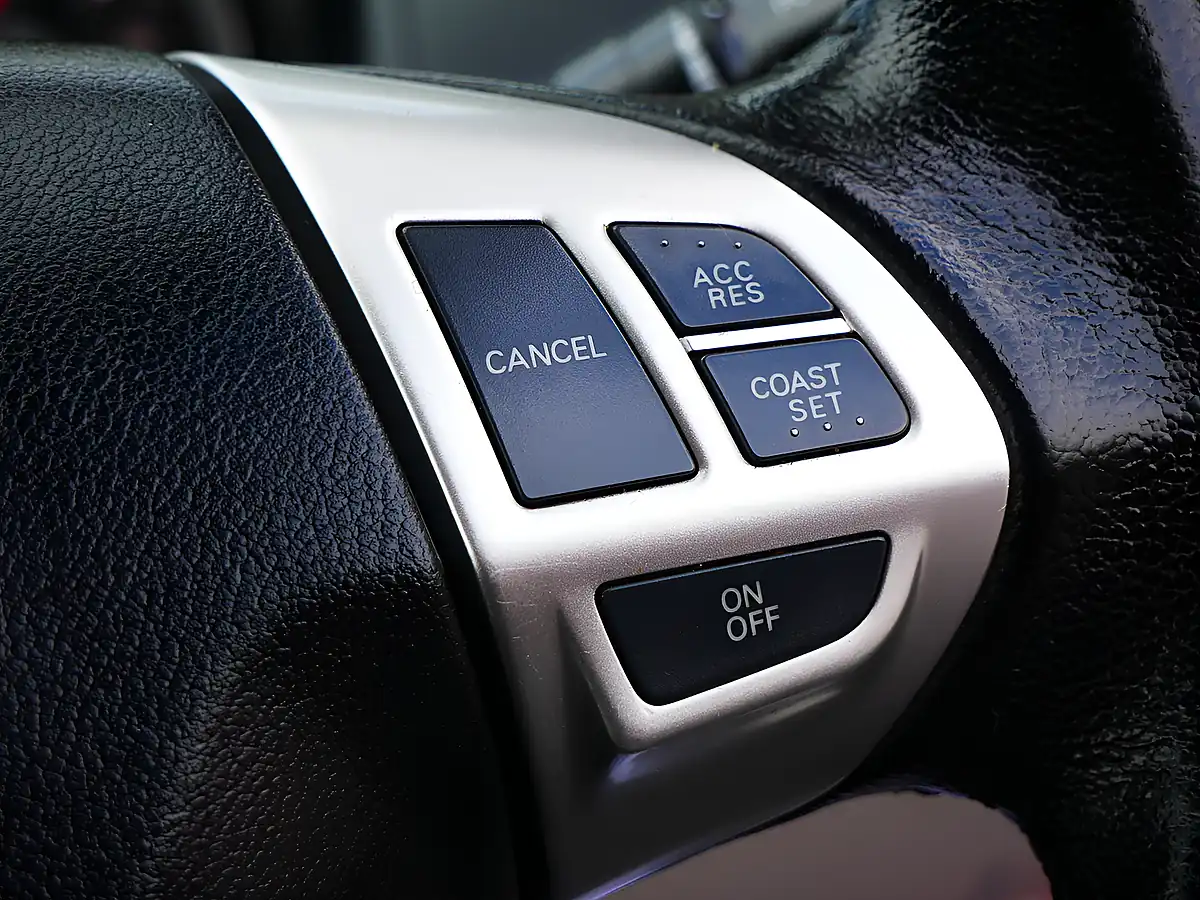 Used 2013 Mitsubishi L200 Barbarian Lb Dcb Red - Interior and Exterior details 16