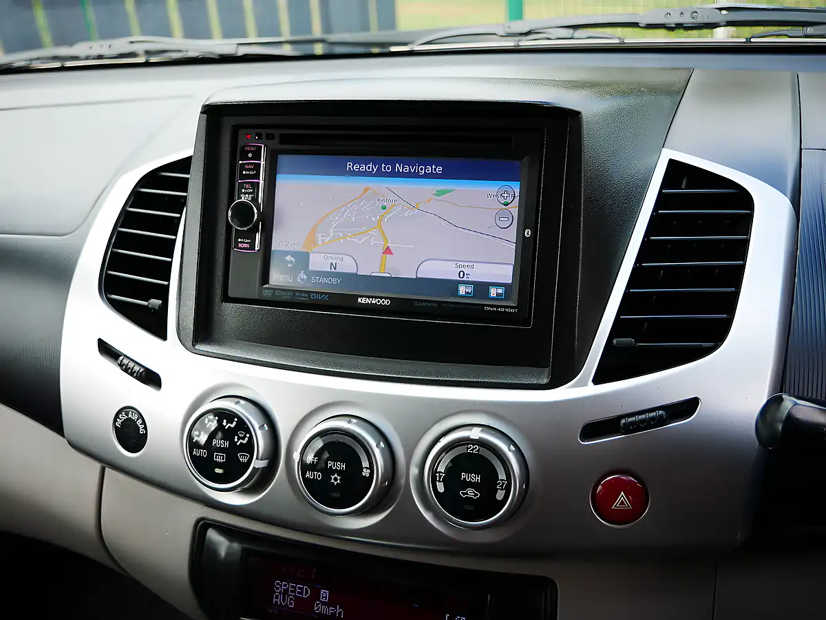 Used 2013 Mitsubishi L200 Barbarian Lb Dcb Red - Interior and Exterior details 19