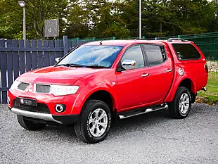 Used 2013 Mitsubishi L200 Barbarian Lb Dcb Red - Interior and Exterior details 4
