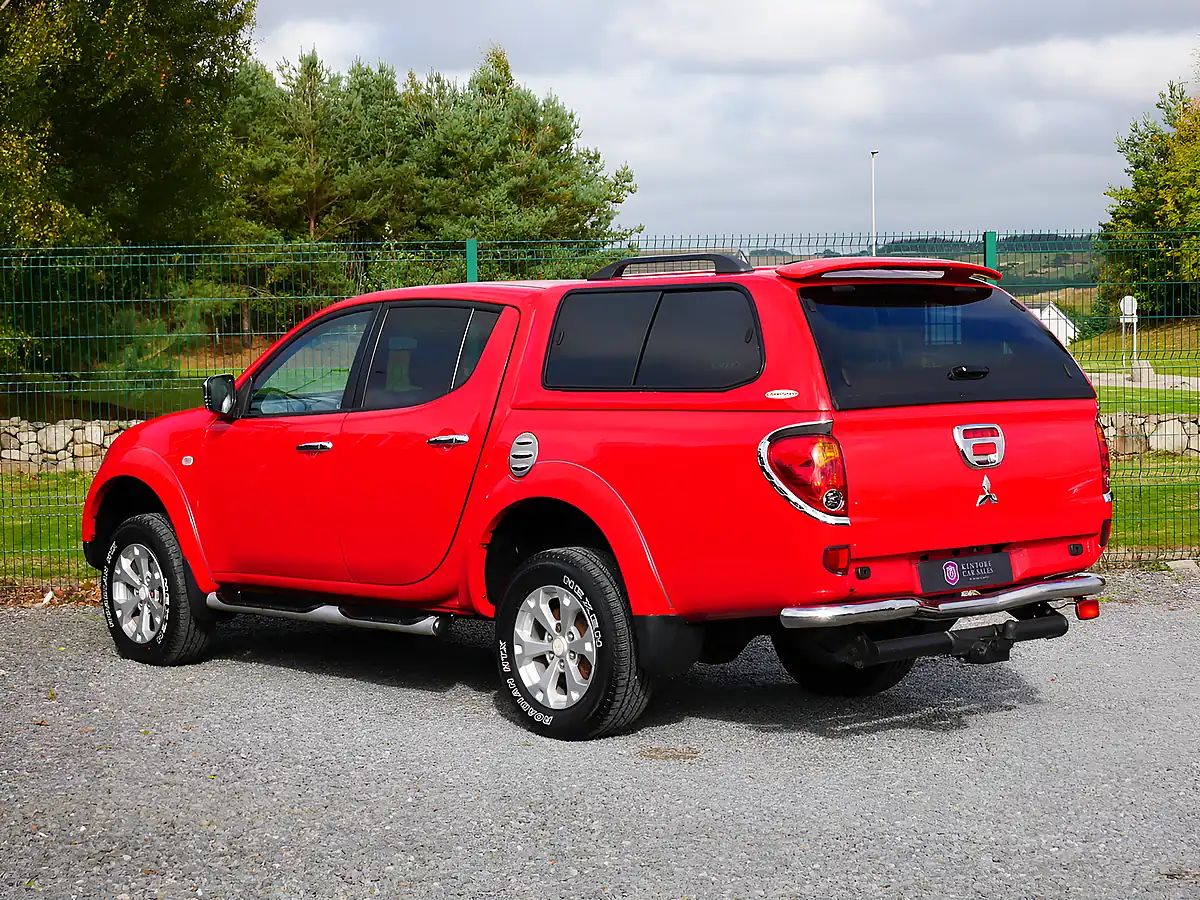Used 2013 Mitsubishi L200 Barbarian Lb Dcb Red - Interior and Exterior details 7