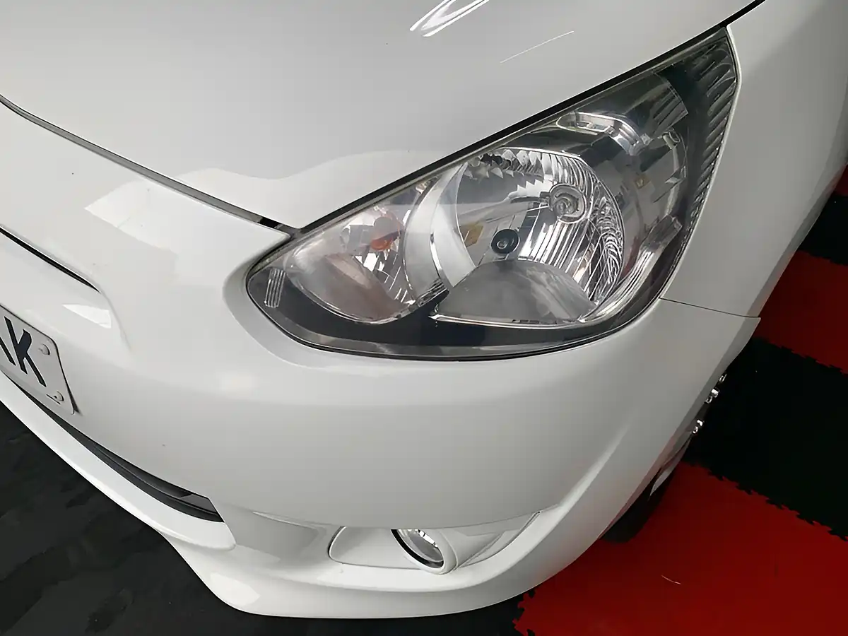 Used 2013 Mitsubishi Mirage 1 White - Interior and Exterior details 9