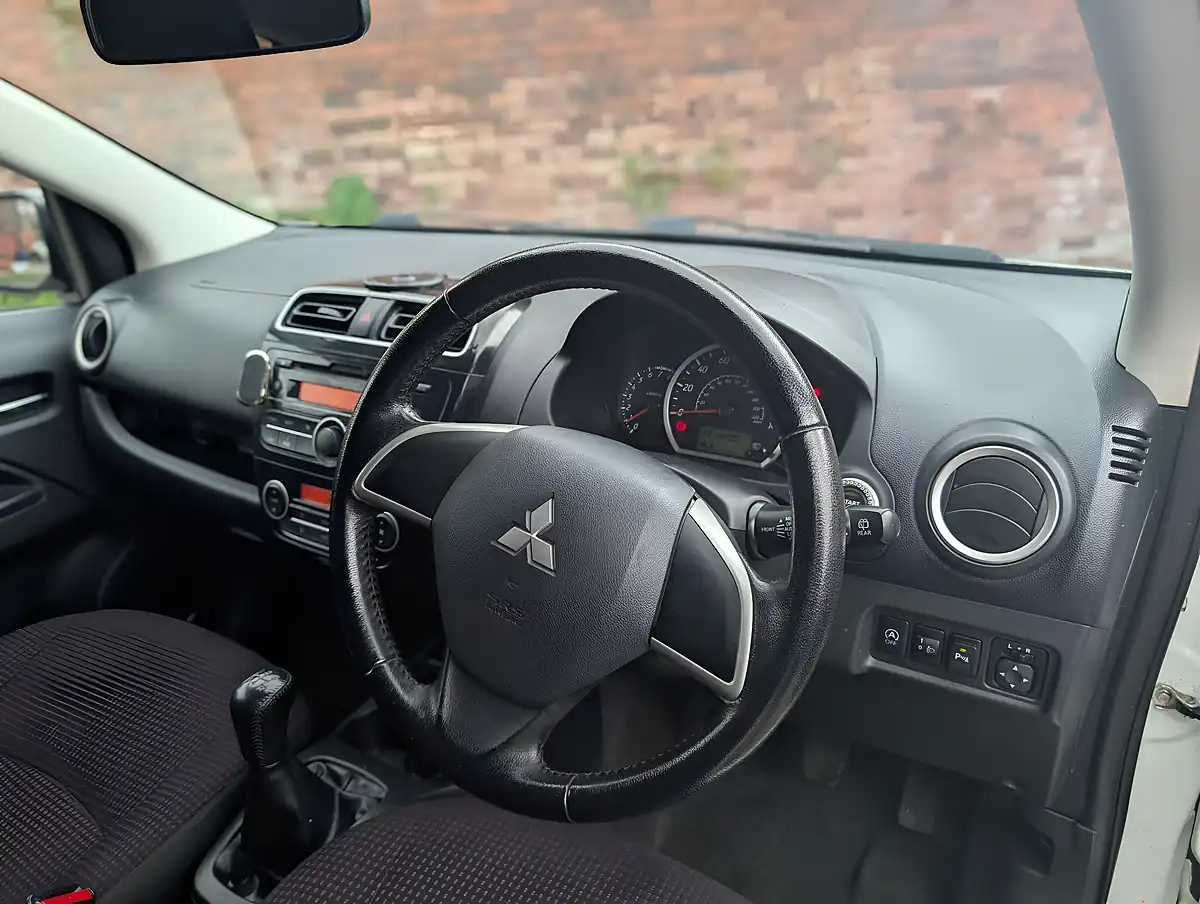 Used 2013 Mitsubishi Mirage 3 - Interior and Exterior details 12