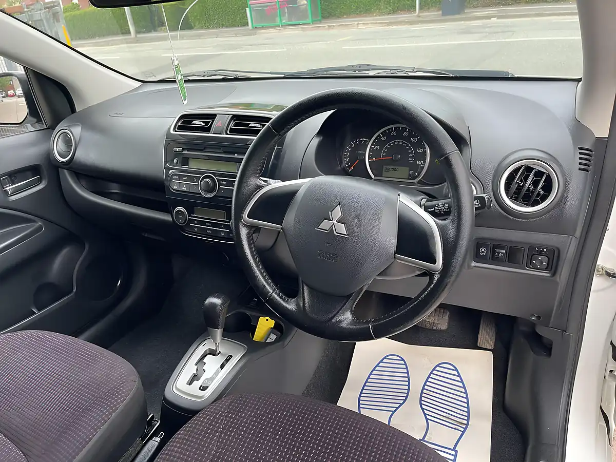 Used 2013 Mitsubishi Mirage 3 White - Interior and Exterior details 10