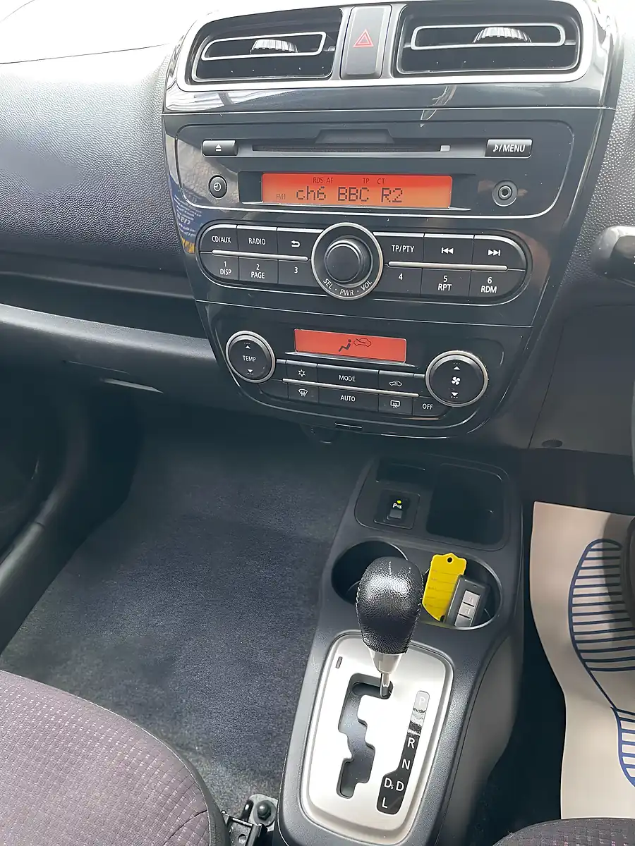 Used 2013 Mitsubishi Mirage 3 White - Interior and Exterior details 13
