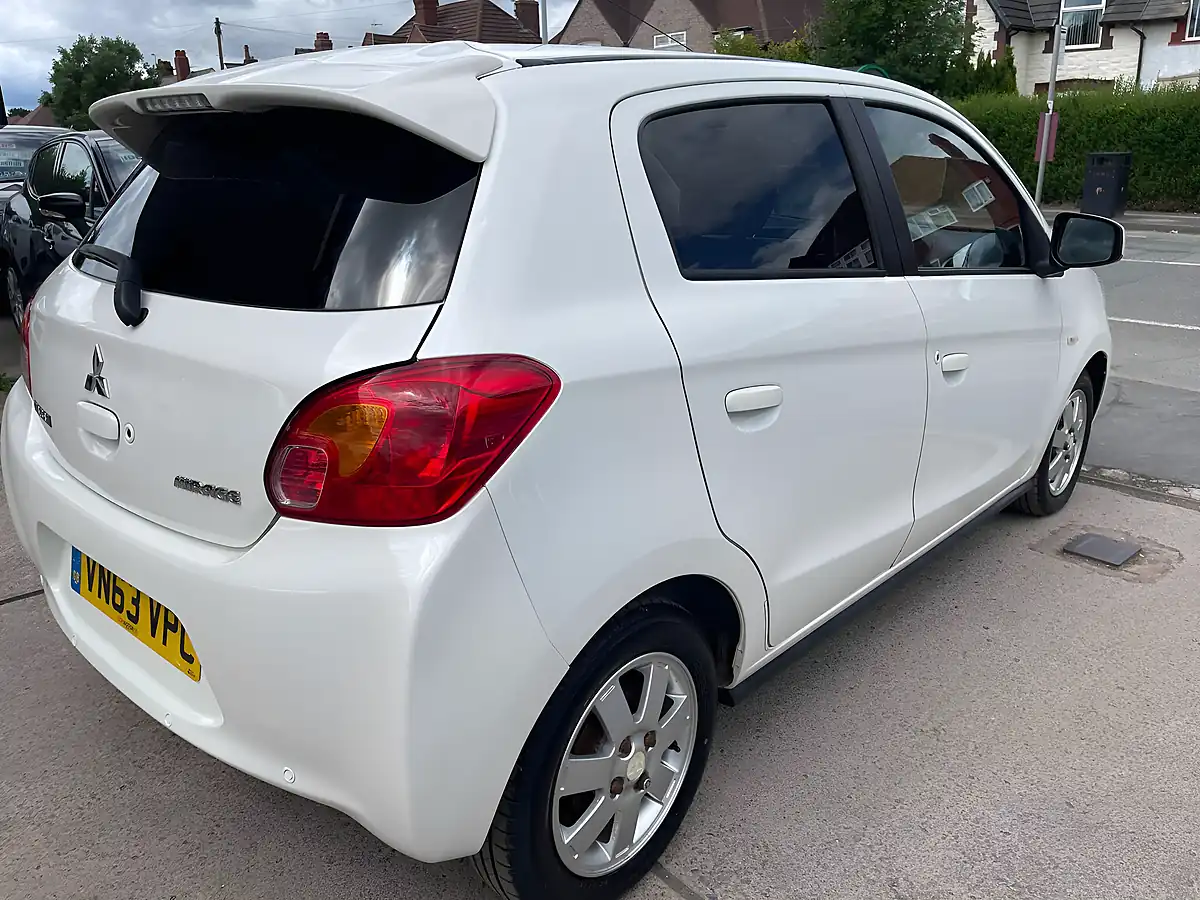 Used 2013 Mitsubishi Mirage 3 White - Interior and Exterior details 16