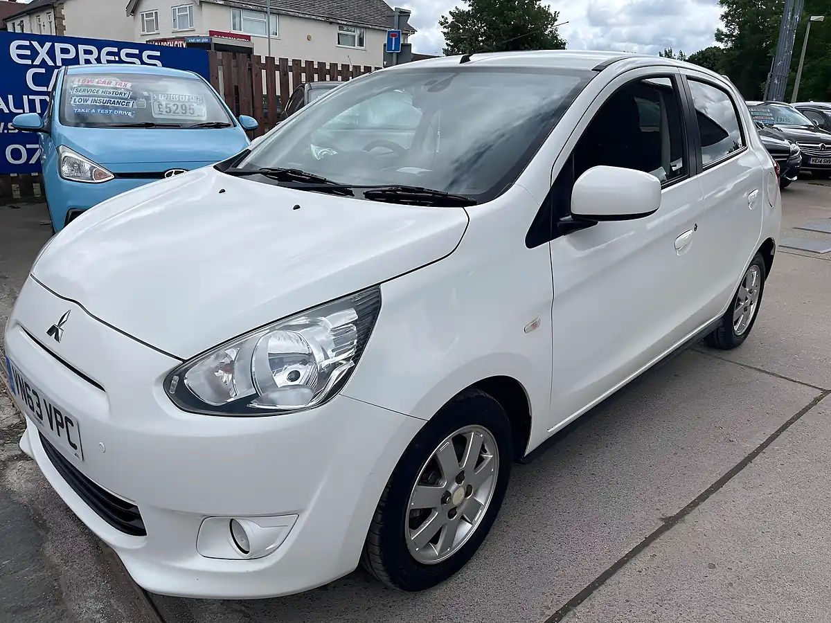 Used 2013 Mitsubishi Mirage 3 White - Interior and Exterior details 17