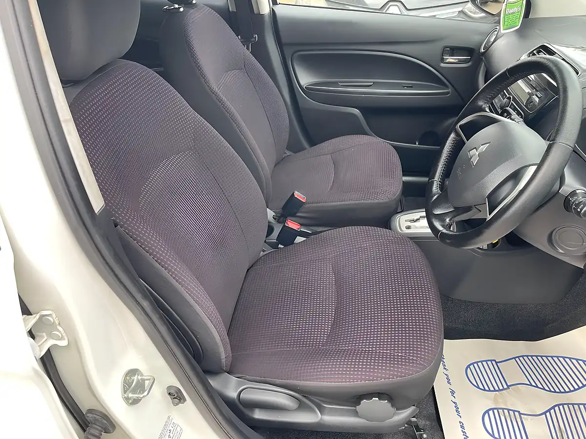 Used 2013 Mitsubishi Mirage 3 White - Interior and Exterior details 19