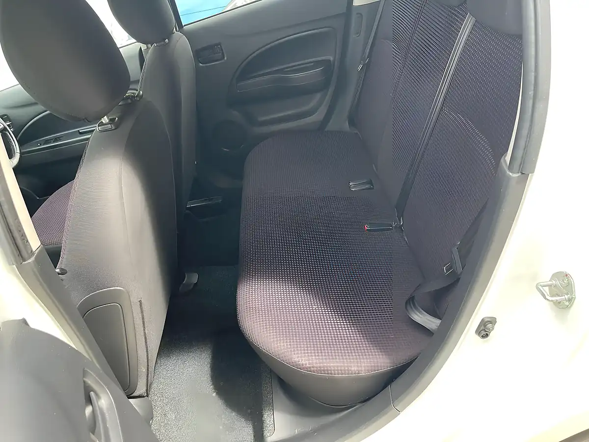 Used 2013 Mitsubishi Mirage 3 White - Interior and Exterior details 20