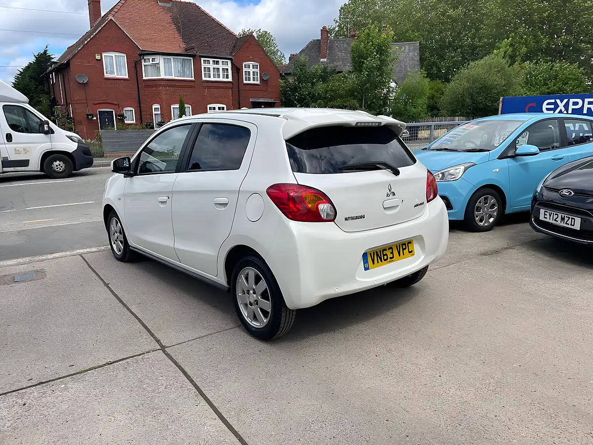 Used 2013 Mitsubishi Mirage 3 White - Interior and Exterior details 5
