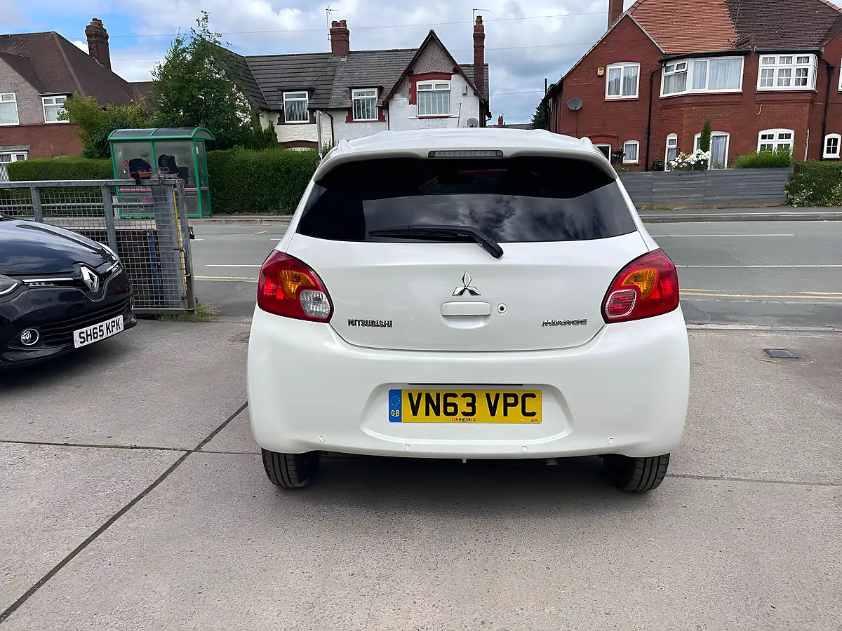 Used 2013 Mitsubishi Mirage 3 White - Interior and Exterior details 8