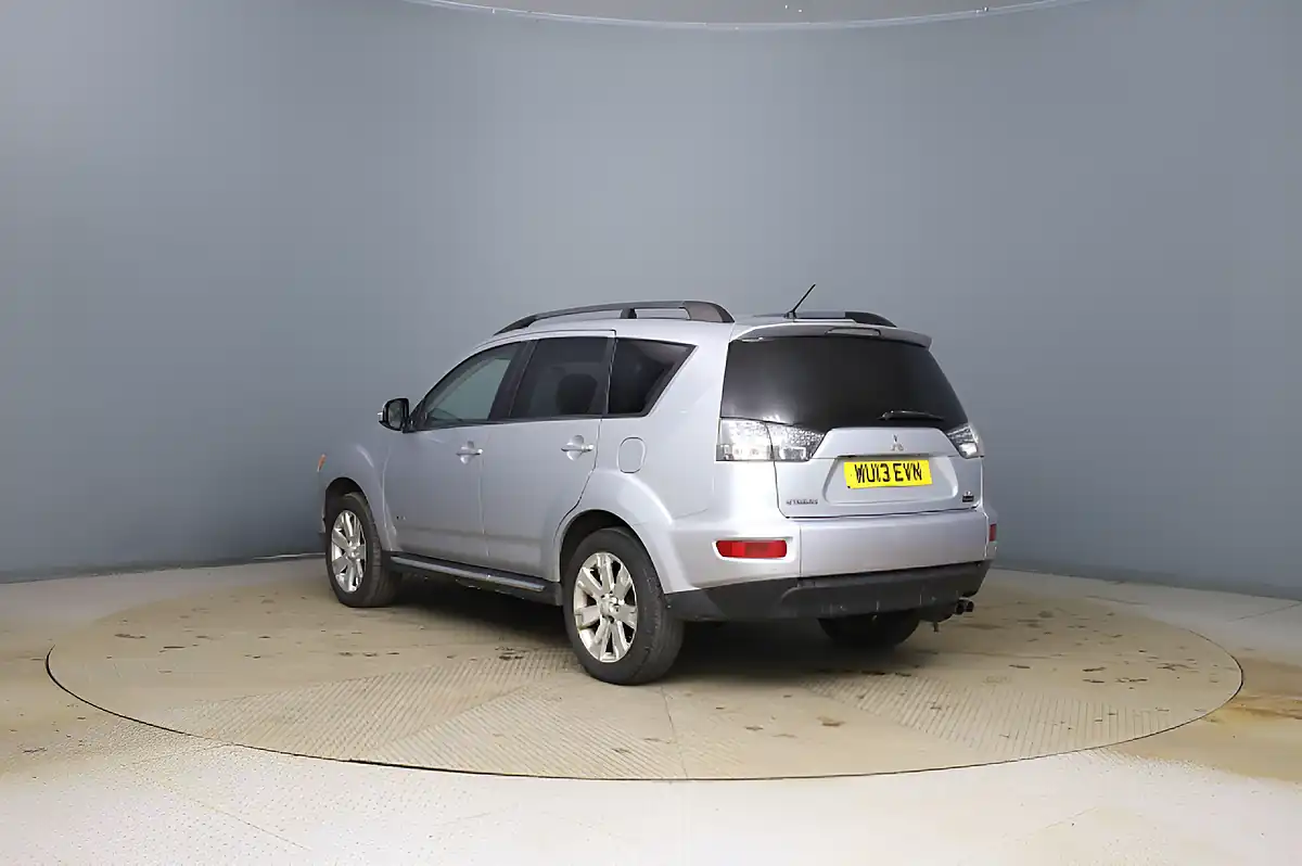 Used 2013 Mitsubishi Outlander GX4 Silver - Interior and Exterior details 3