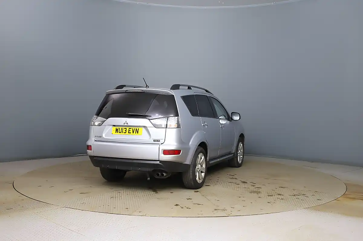Used 2013 Mitsubishi Outlander GX4 Silver - Interior and Exterior details 4
