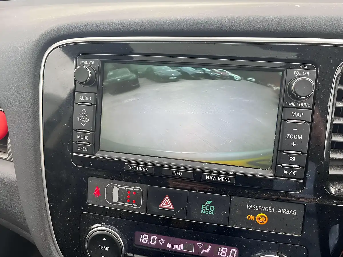 Used 2013 Mitsubishi Outlander GX4 Silver - Interior and Exterior details 17
