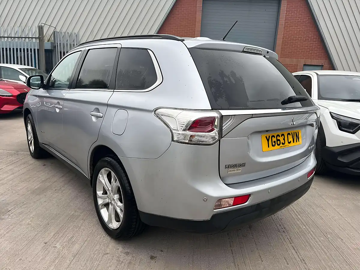 Used 2013 Mitsubishi Outlander GX4 Silver - Interior and Exterior details 4