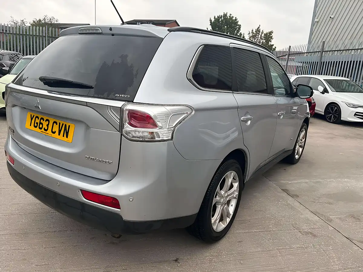Used 2013 Mitsubishi Outlander GX4 Silver - Interior and Exterior details 5