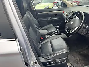 Used 2013 Mitsubishi Outlander GX4 Silver - Interior and Exterior details 8