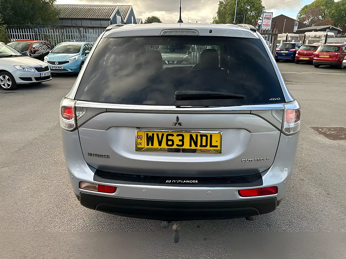 Used 2013 Mitsubishi Outlander GX4 Silver - Interior and Exterior details 11
