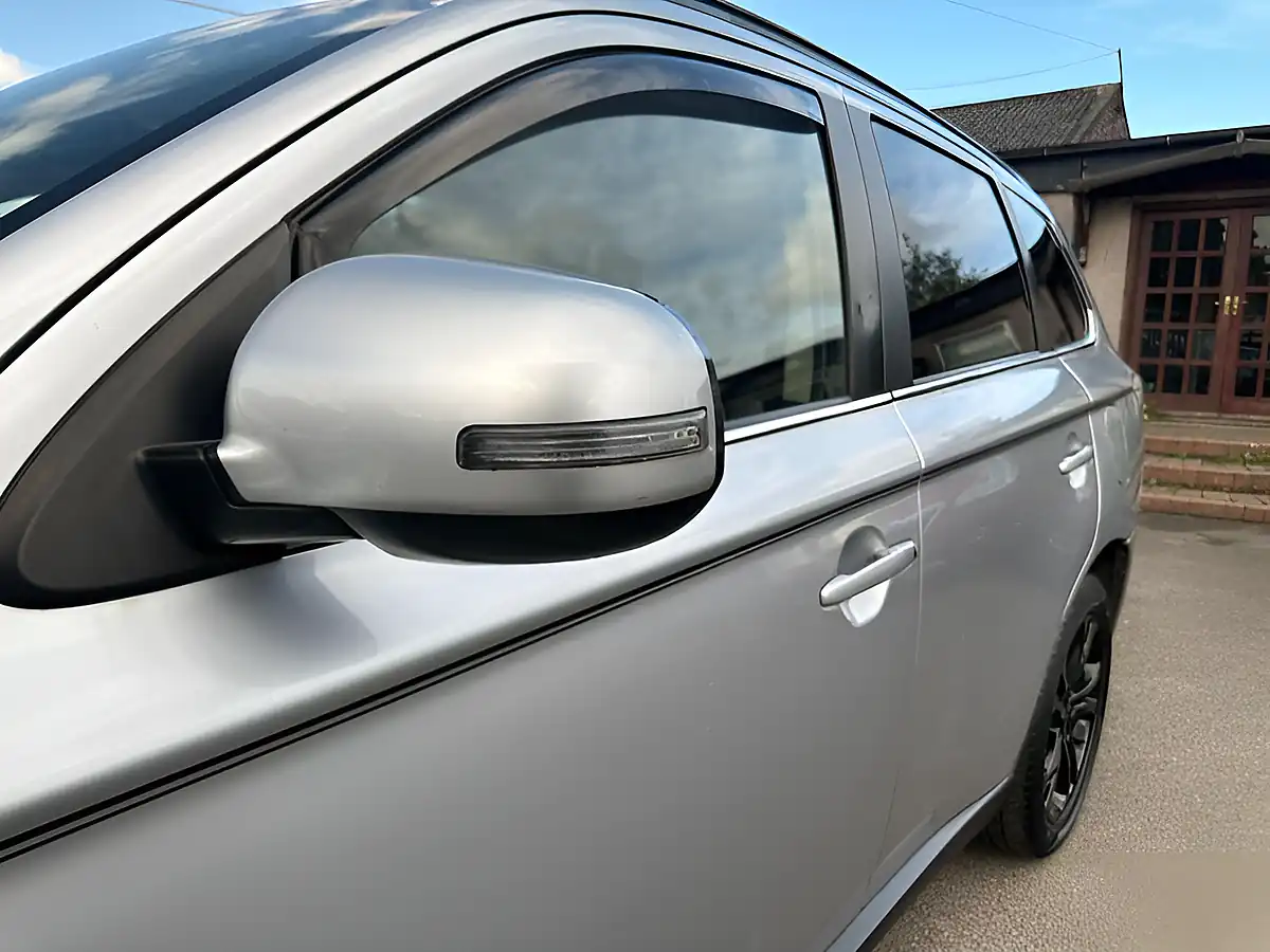 Used 2013 Mitsubishi Outlander GX4 Silver - Interior and Exterior details 13