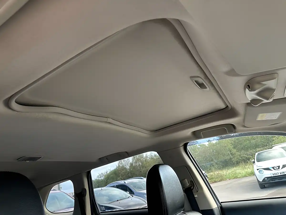 Used 2013 Mitsubishi Outlander GX4 Silver - Interior and Exterior details 14