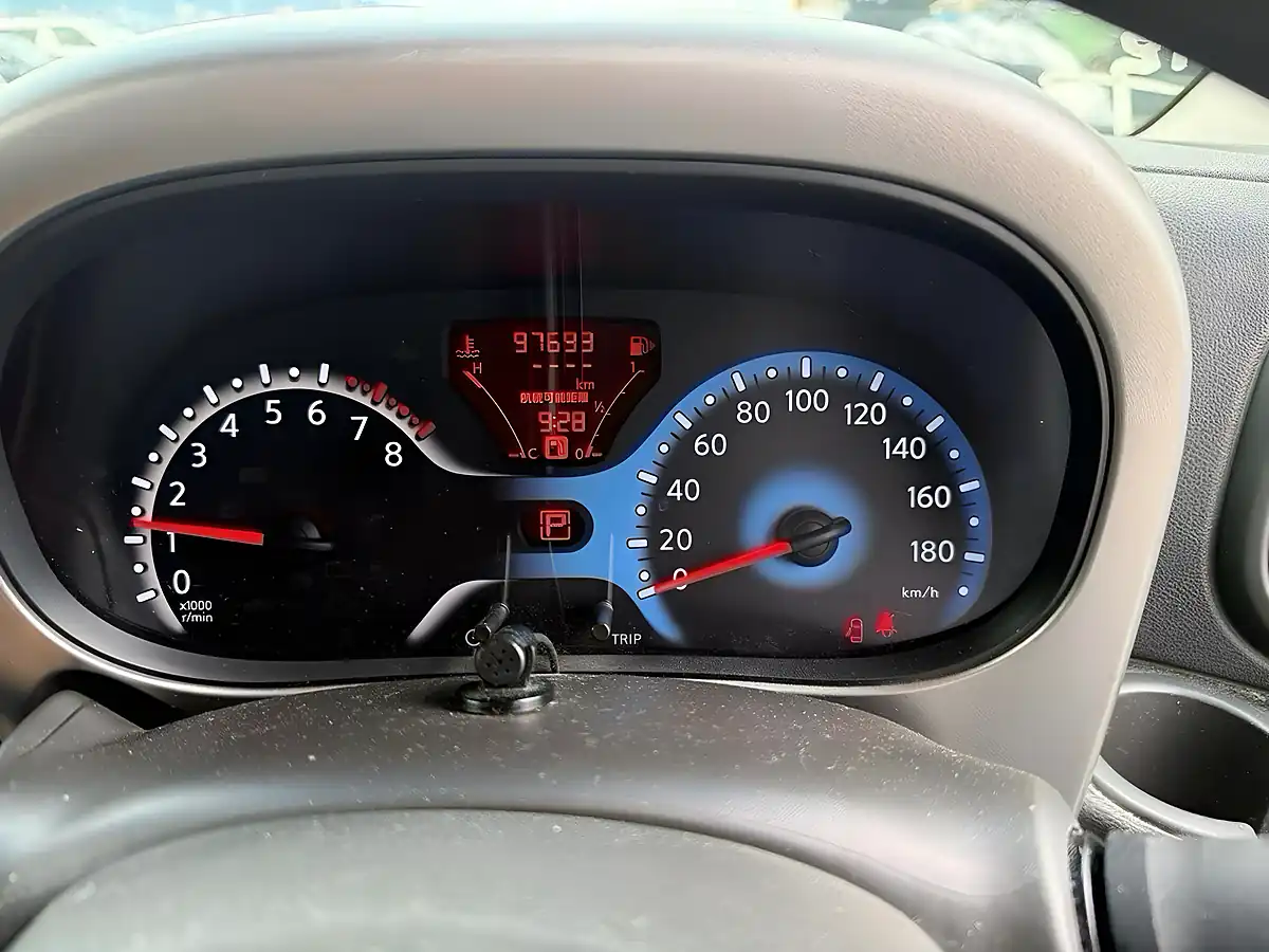 Used 2013 Nissan Cube 15X Grey - Interior and Exterior details 13