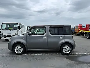 Used 2013 Nissan Cube 15X Grey - Interior and Exterior details 8