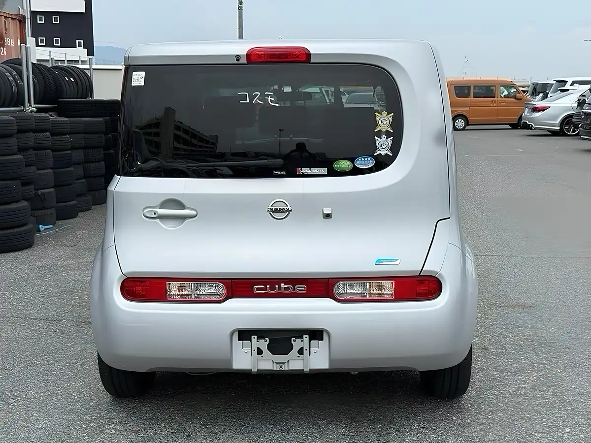 Used 2013 Nissan Cube 15X Silver - Interior and Exterior details 5