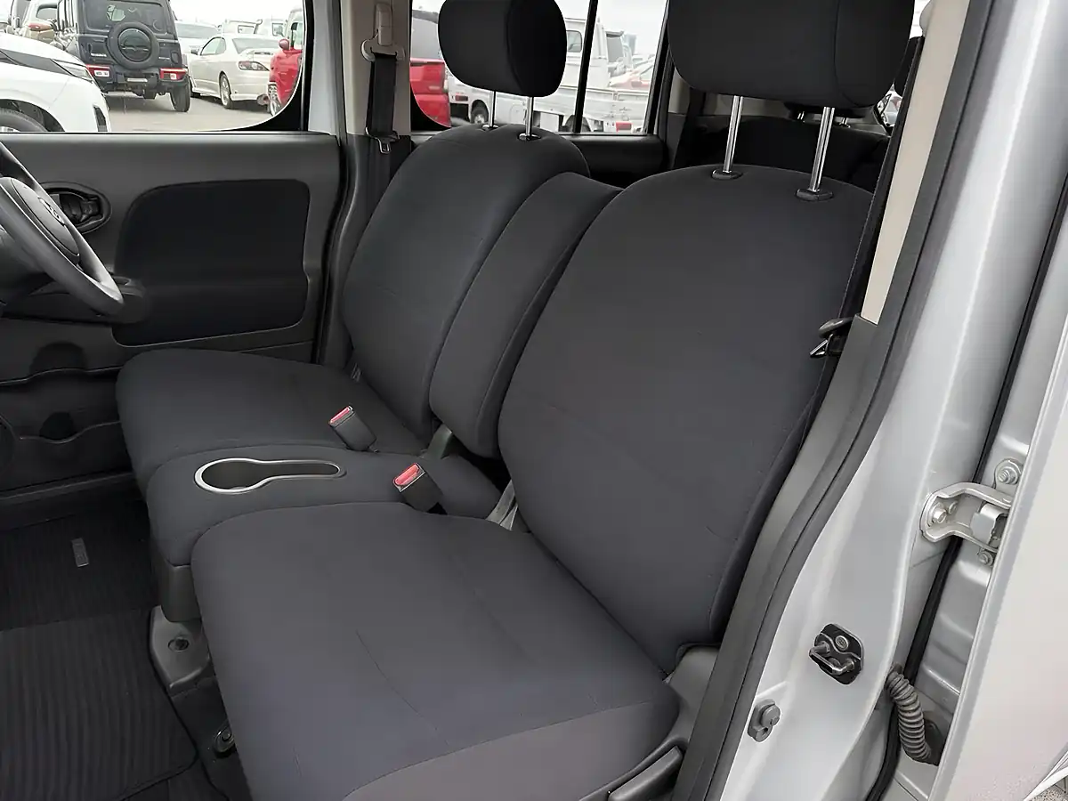 Used 2013 Nissan Cube 15X Silver - Interior and Exterior details 8