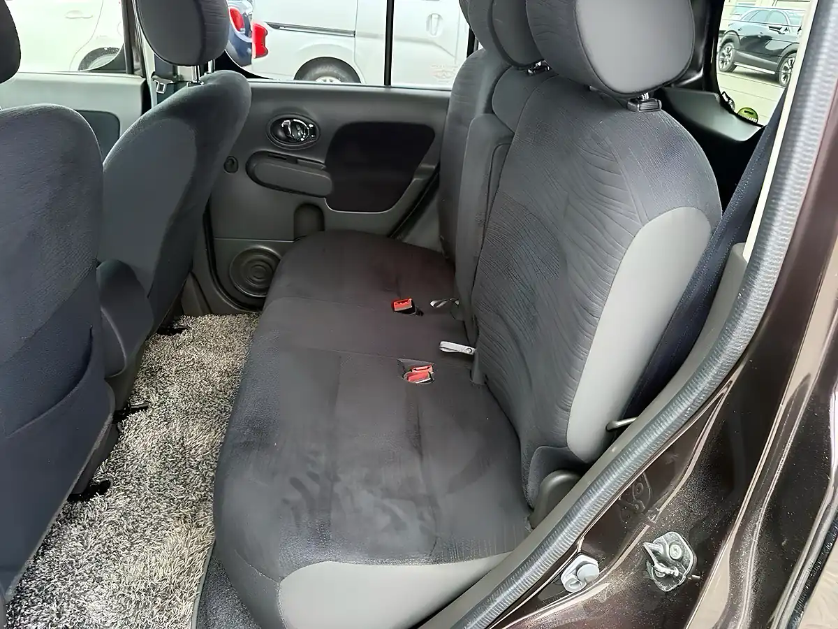 Used 2013 Nissan Cube 15X V Selection Bitter Chocolate Pearl - Interior and Exterior details 14