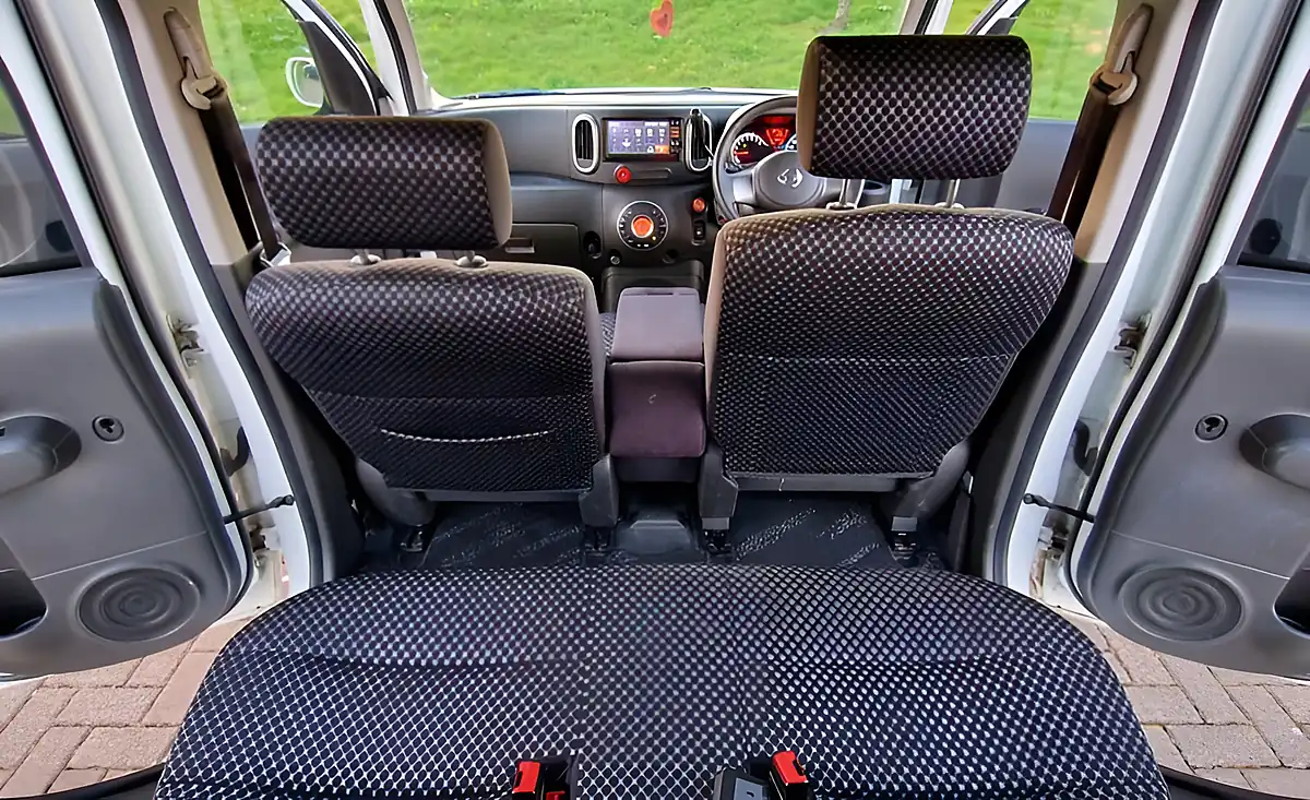 Used 2013 Nissan Cube White - Interior and Exterior details 13