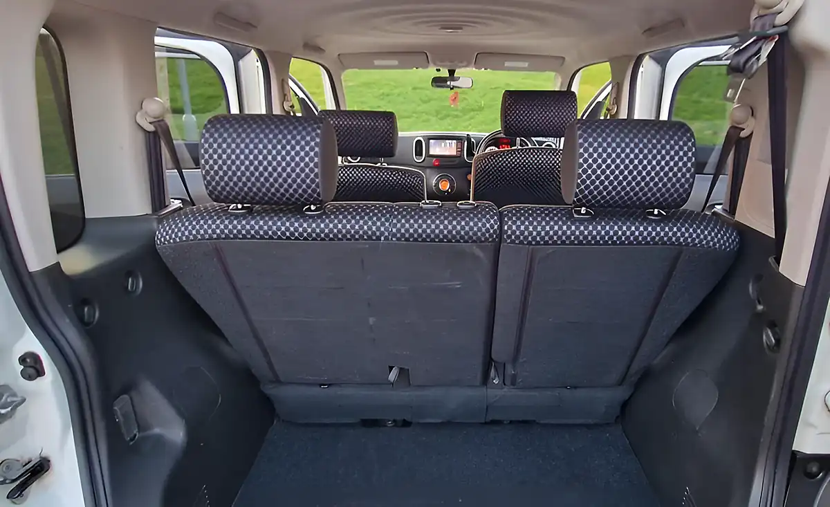 Used 2013 Nissan Cube White - Interior and Exterior details 15