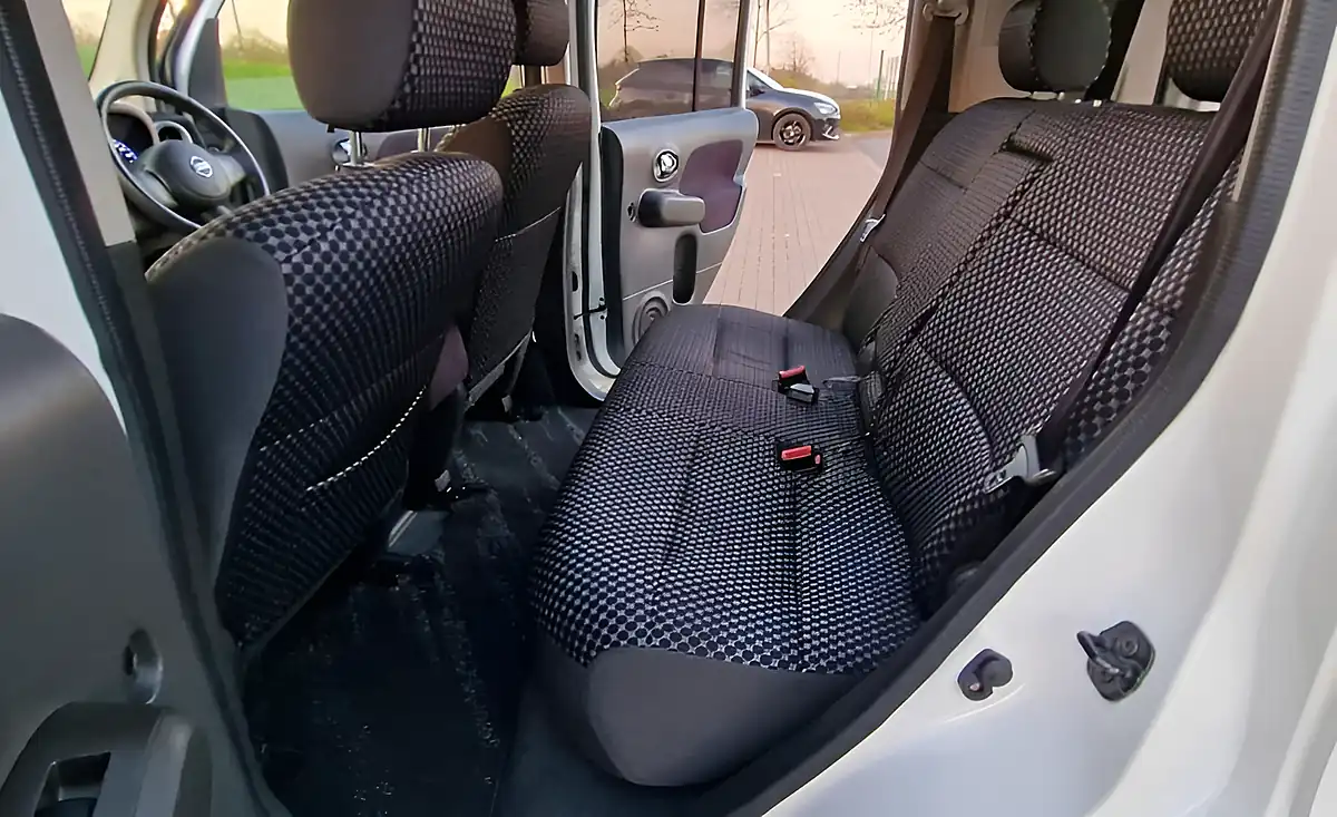 Used 2013 Nissan Cube White - Interior and Exterior details 16