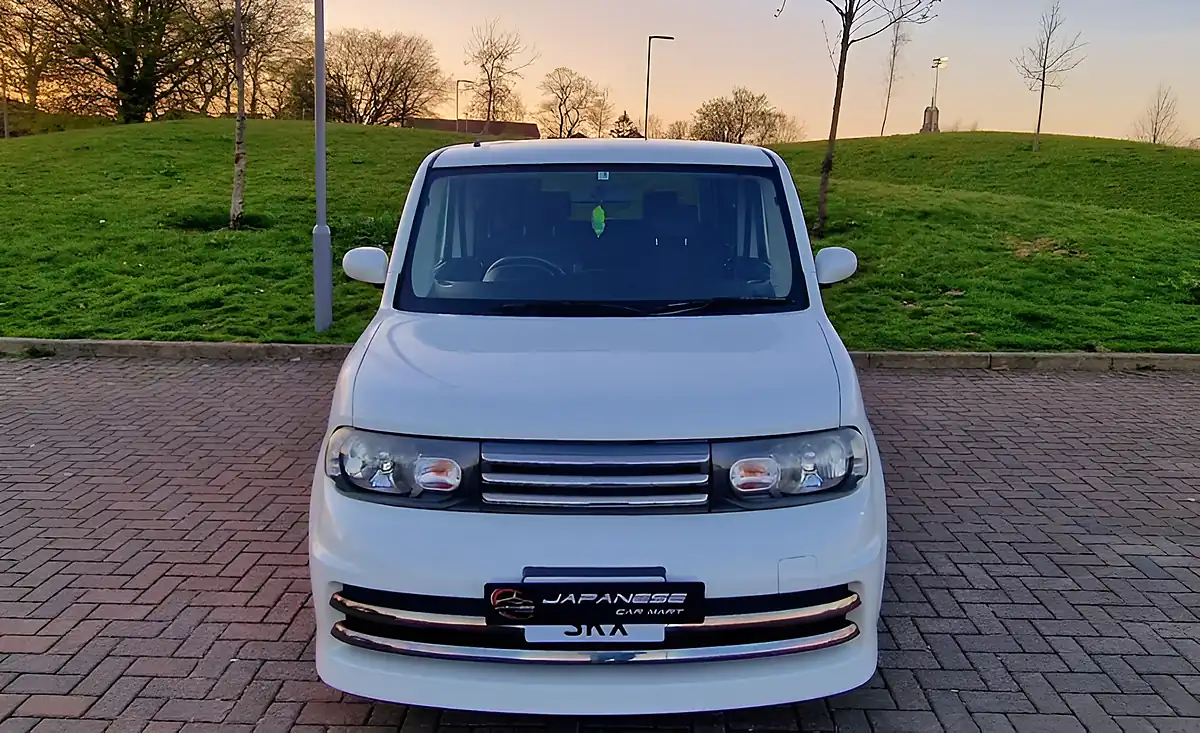 Used 2013 Nissan Cube White - Interior and Exterior details 2