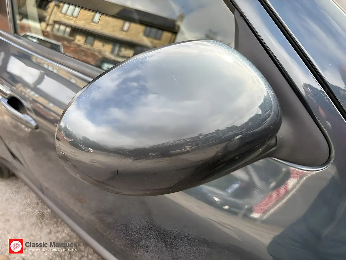 Used 2013 Nissan Juke Acenta Blue - Interior and Exterior details 10