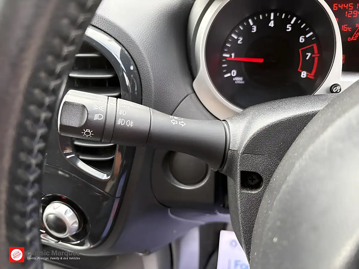 Used 2013 Nissan Juke Acenta Blue - Interior and Exterior details 16