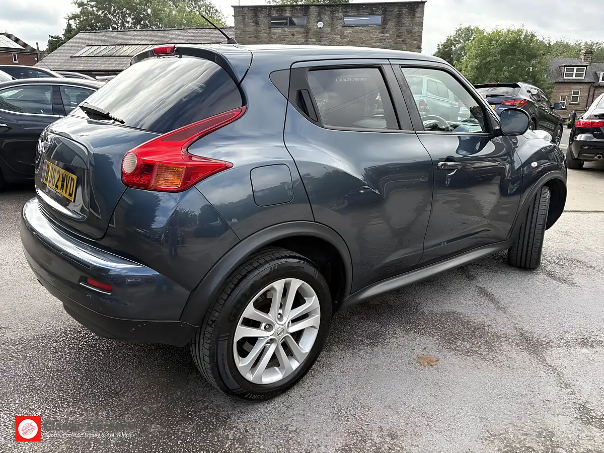 Used 2013 Nissan Juke Acenta Blue - Interior and Exterior details 3