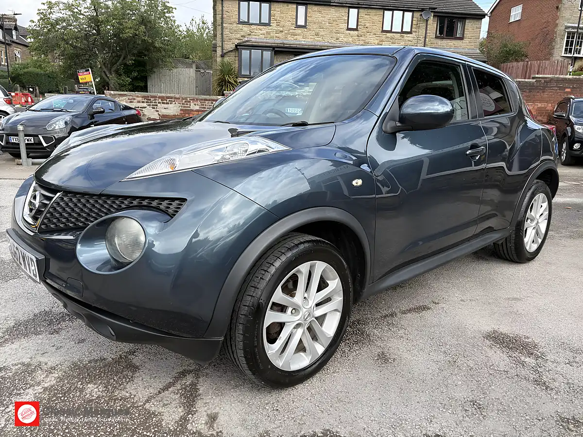 Used 2013 Nissan Juke Acenta Blue - Interior and Exterior details 4
