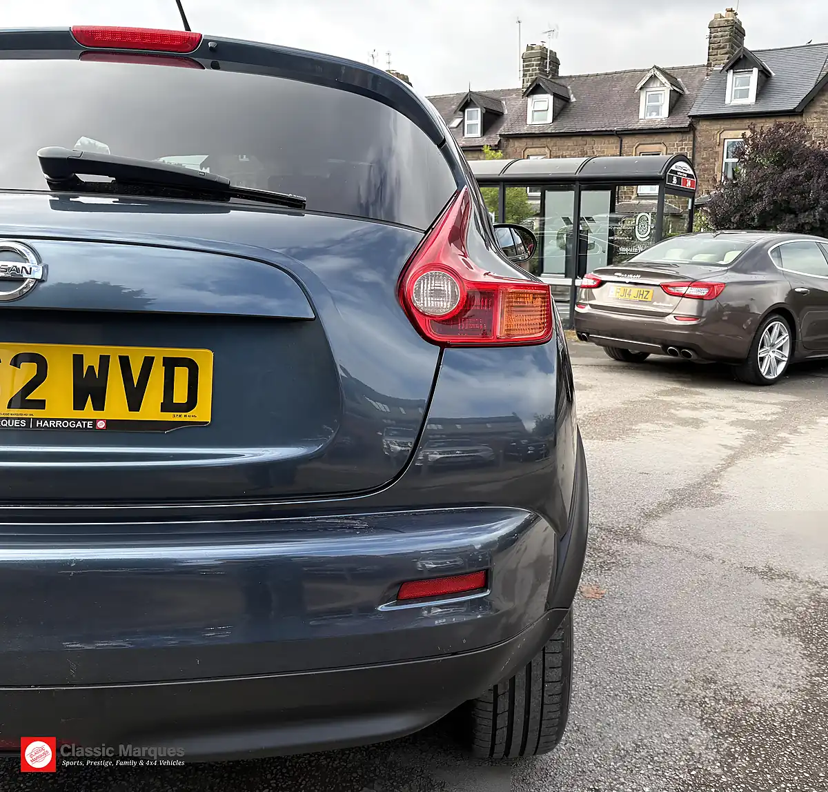 Used 2013 Nissan Juke Acenta Blue - Interior and Exterior details 7