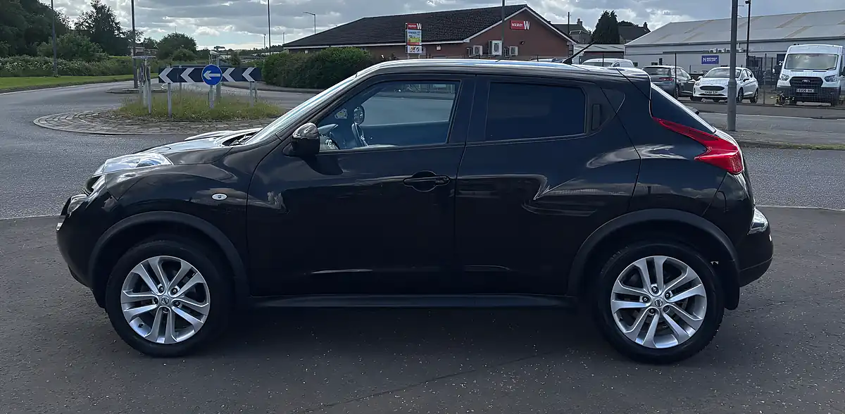 Used 2013 Nissan Juke Acenta Premium Black - Interior and Exterior details 4