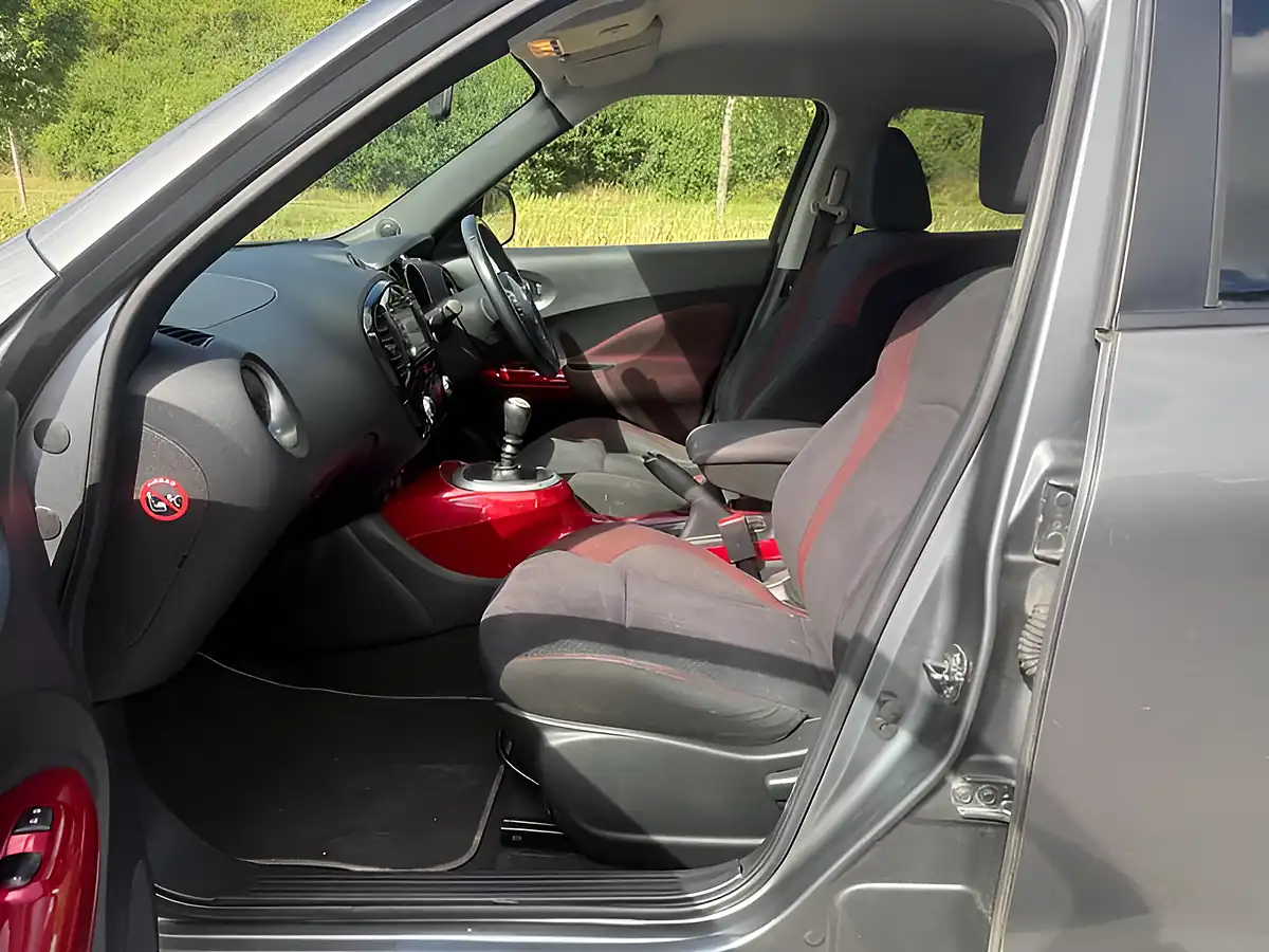 Used 2013 Nissan Juke Acenta Premium Grey - Interior and Exterior details 6