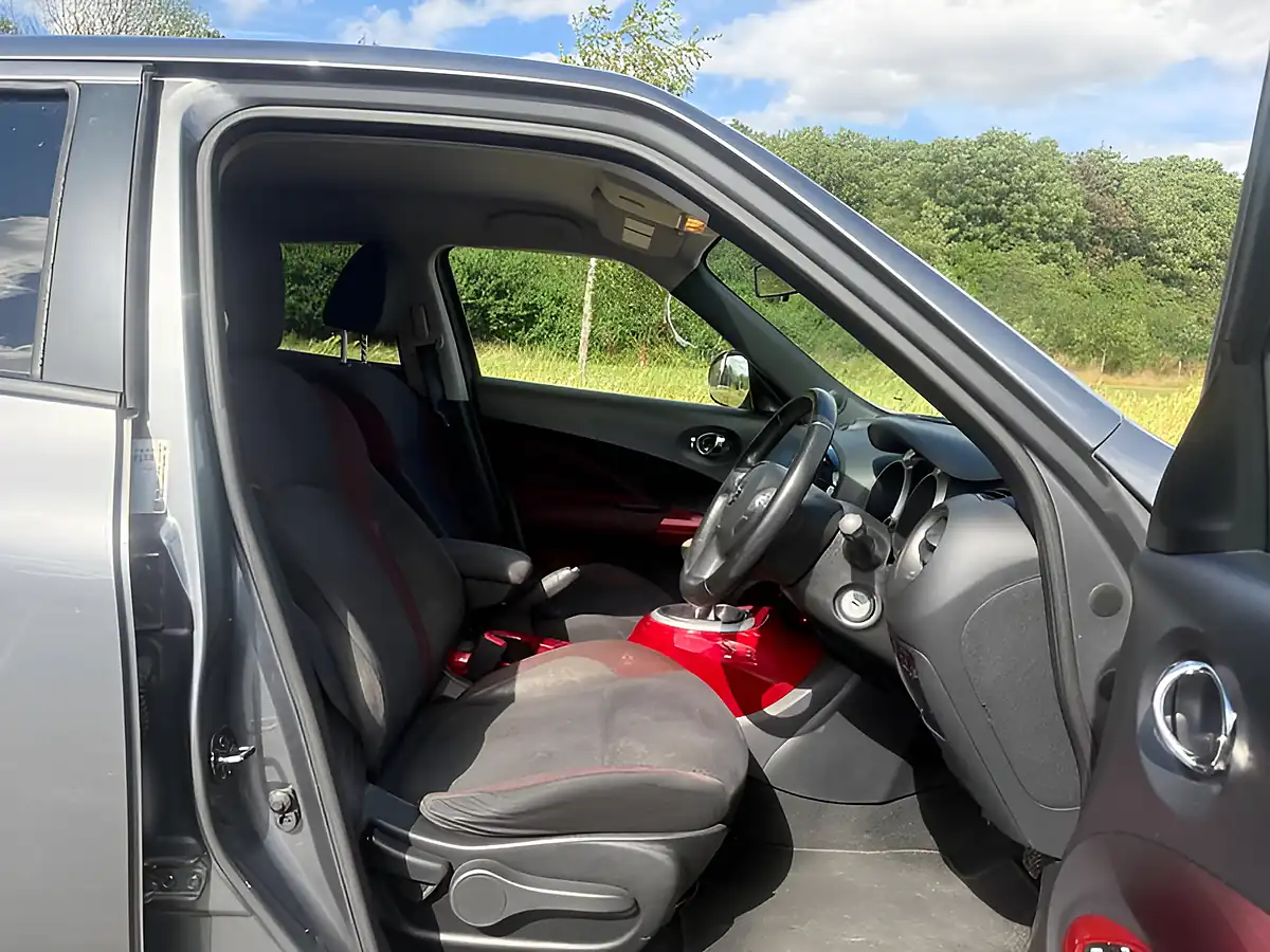 Used 2013 Nissan Juke Acenta Premium Grey - Interior and Exterior details 9