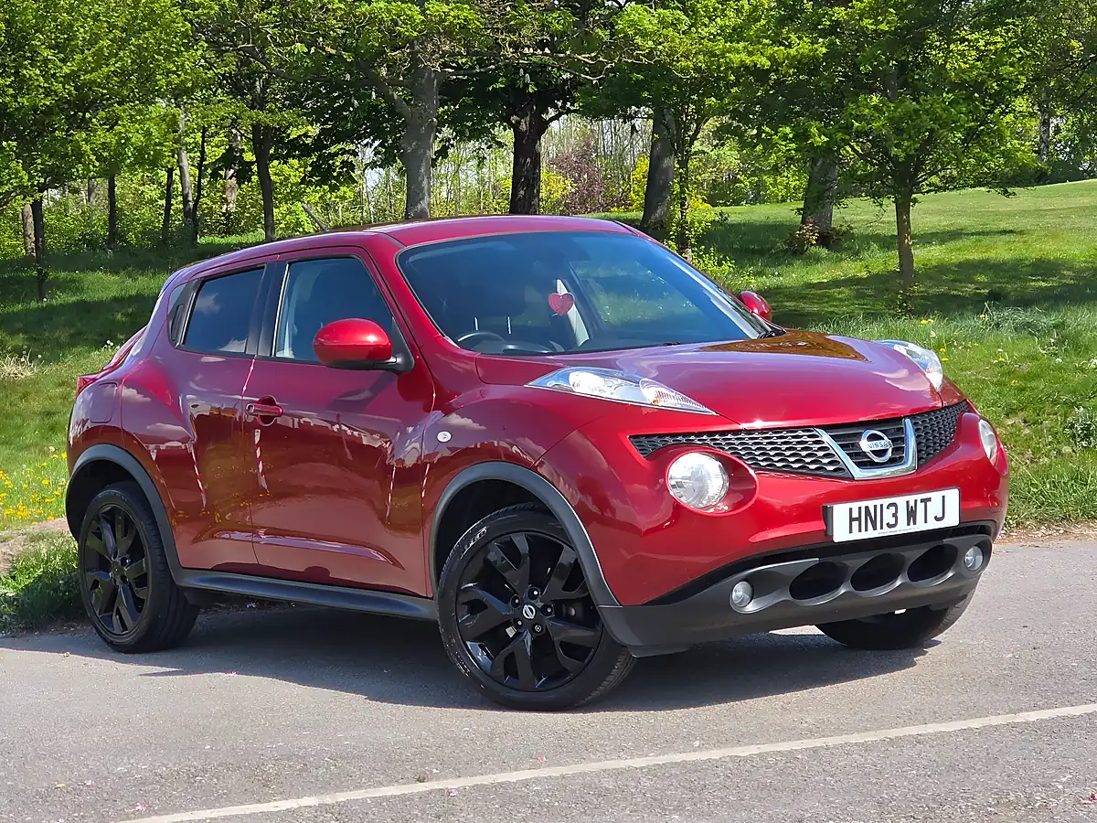 Used 2013 Nissan Juke Acenta Premium Red - Front View